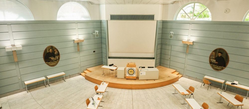 Спор о свободе науки: философский вуз отменил лекцию из-за безопасности