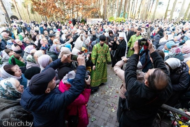 800-летие Елисеевского Лавришевского монастыря: патриарший экзарх митрополит Вениамин возглавил торжества