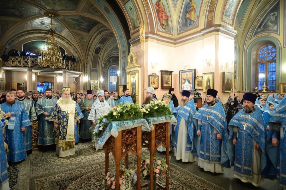 Митрополит Феогност возглавил празднование дня тезоименитства блаженной Матроны Московской в Покровском монастыре