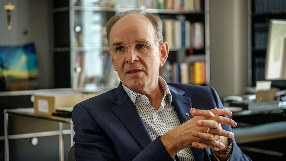 Епископ Майстер предупреждает о крахе основанного на правилах мирового порядка