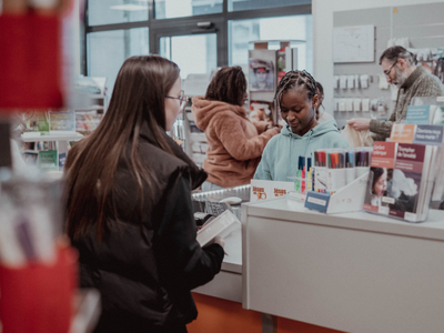 Сто лет и миллион проданных библий: Дом Библии празднует юбилей