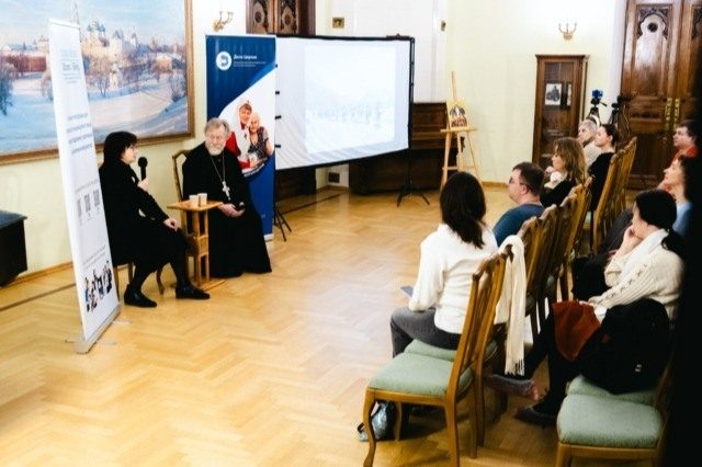 Как спасают трудных подростков: в Москве прошла встреча Школы социального служения