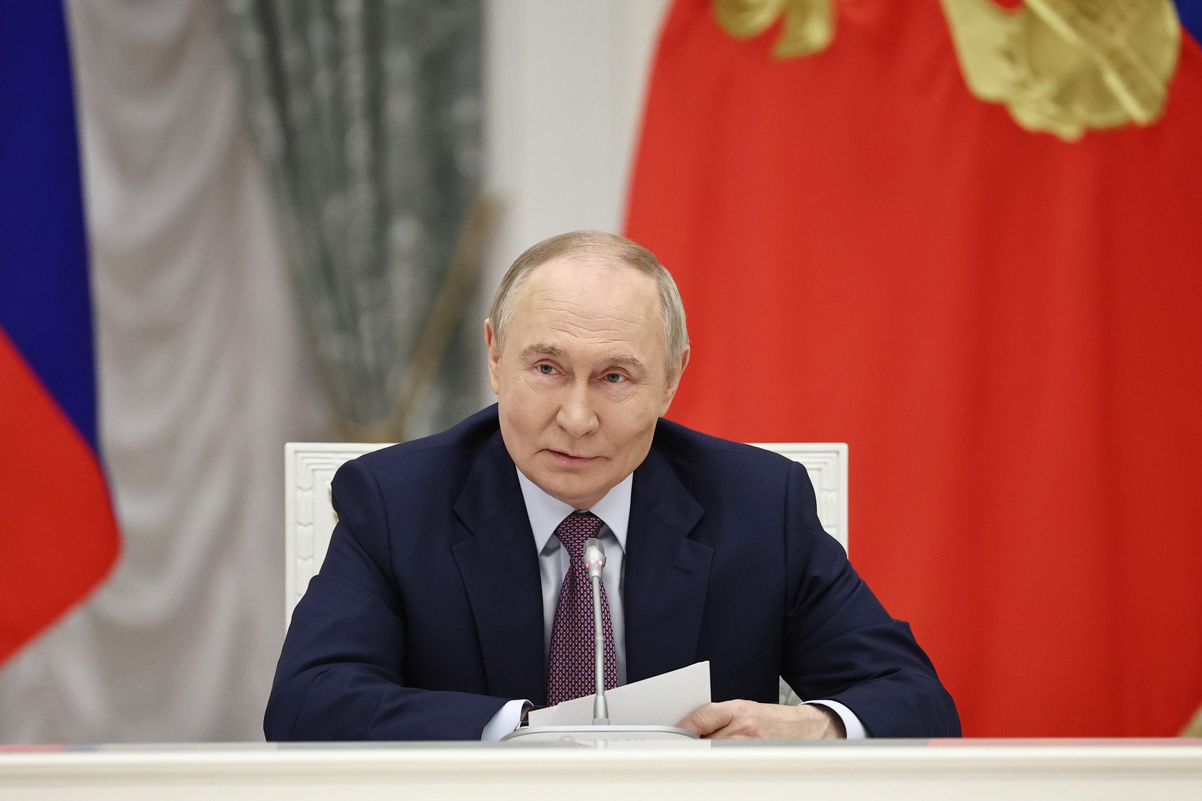 Путин поздравил Патриарха Кирилла с Днем народного единства и подчеркнул роль гражданской солидарности