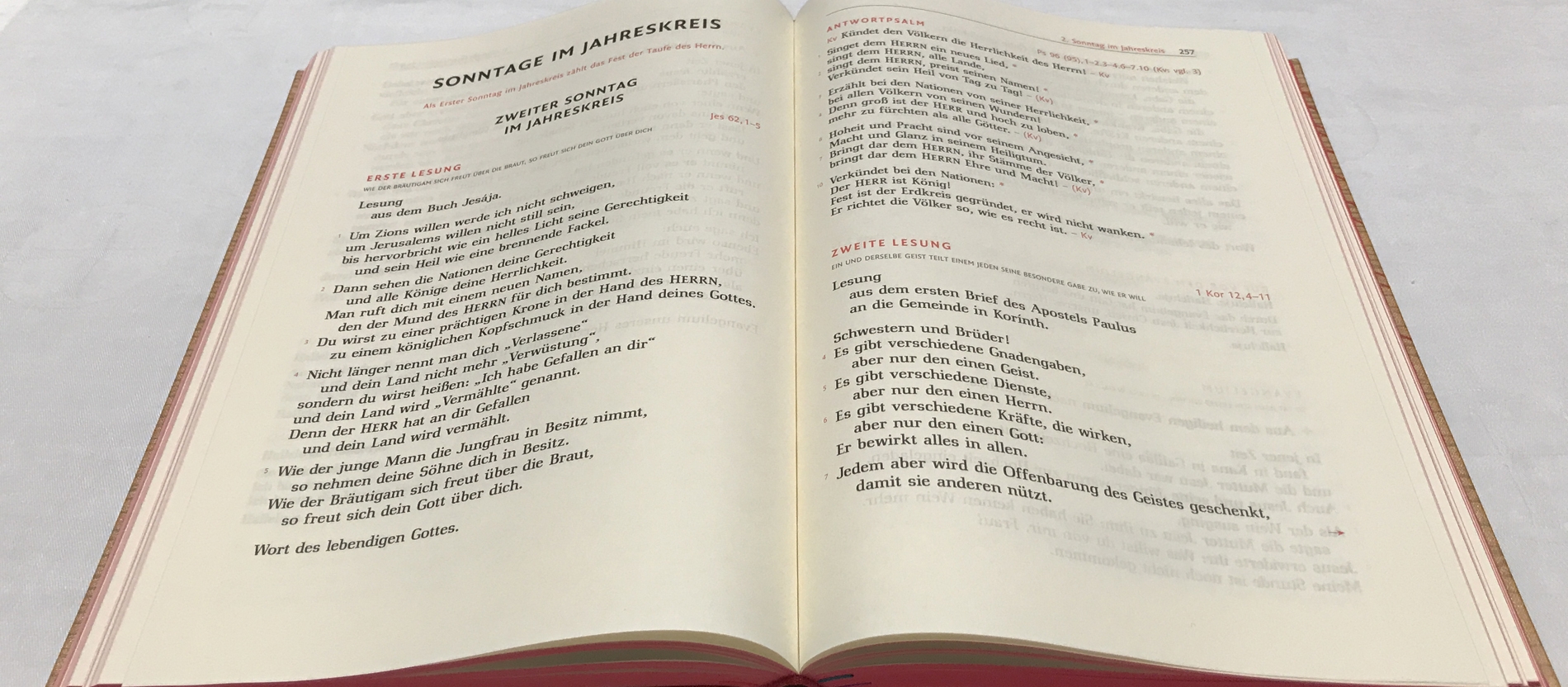 Полностью опубликован новый восьмитомный лекционар для месс