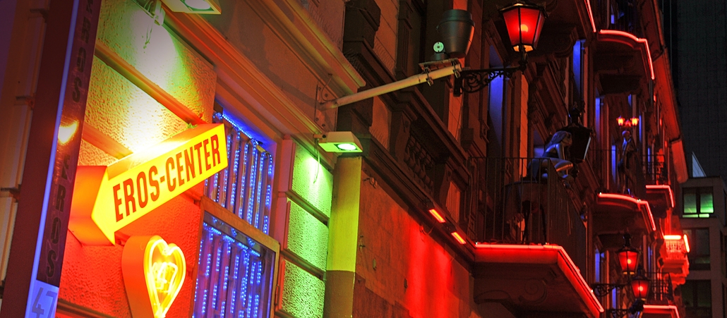 Молитва в борделе: между насилием и желанием вырваться