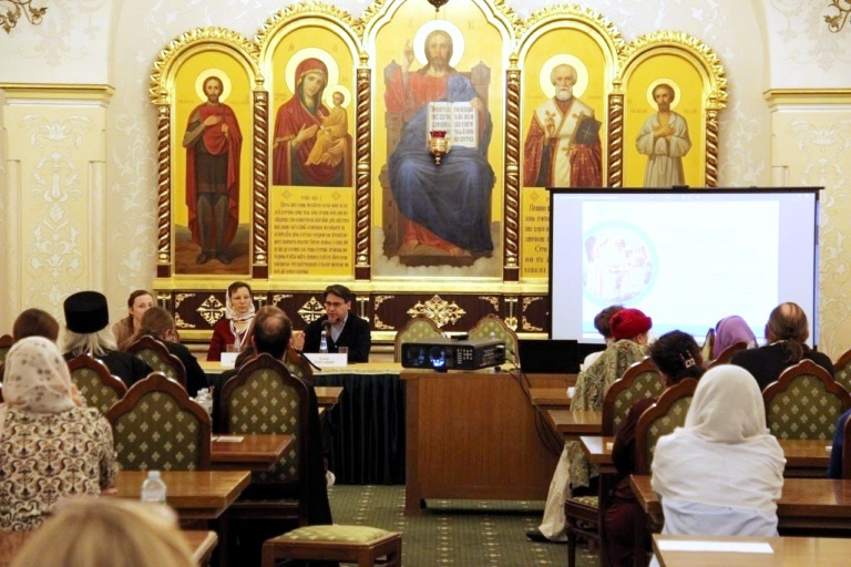 Церковные эксперты обсудили поддержку семей военных и развитие семейных традиций на социальном съезде