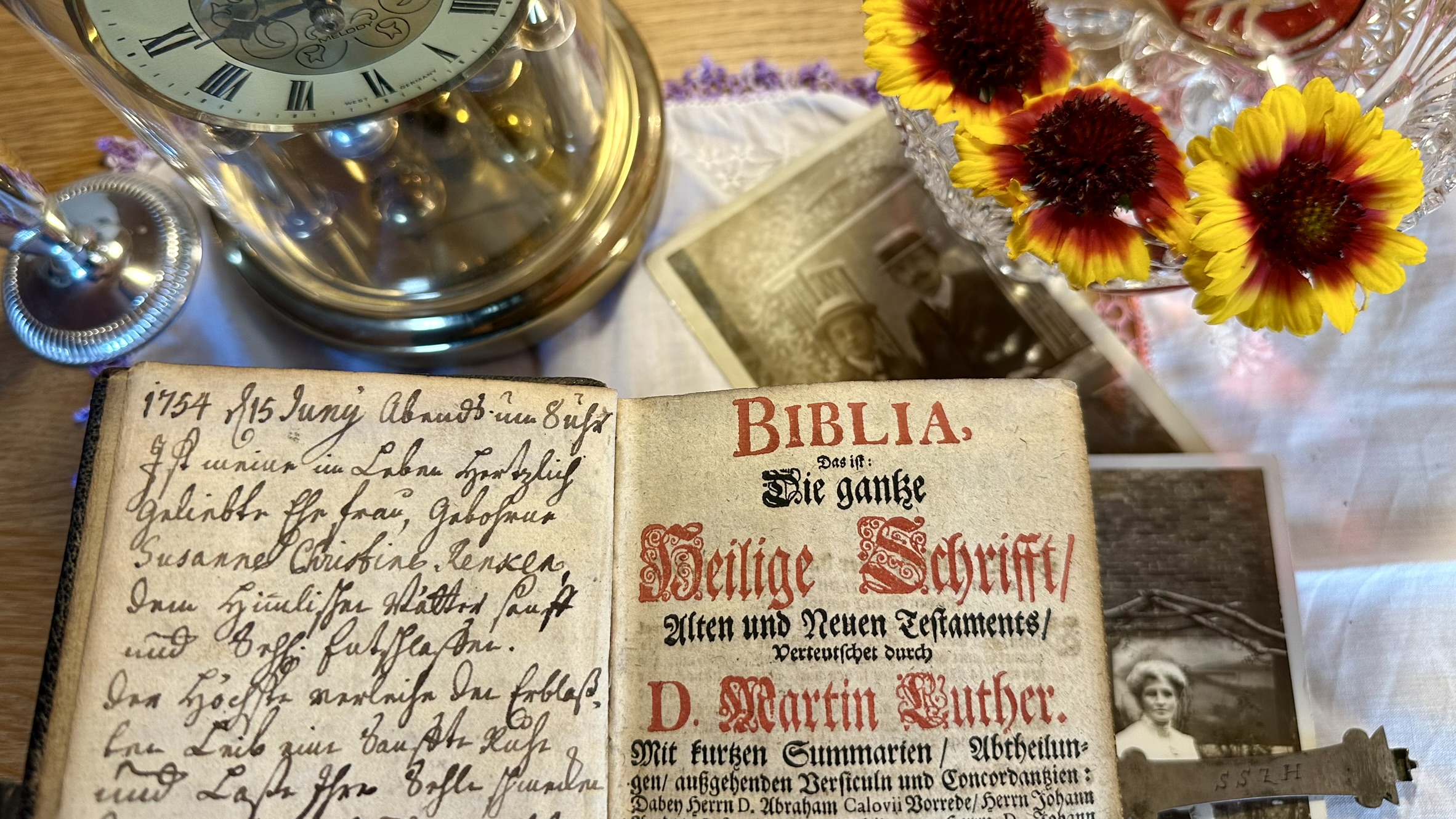 Следы жизни в библиях и песенниках: что хранят семейные книги