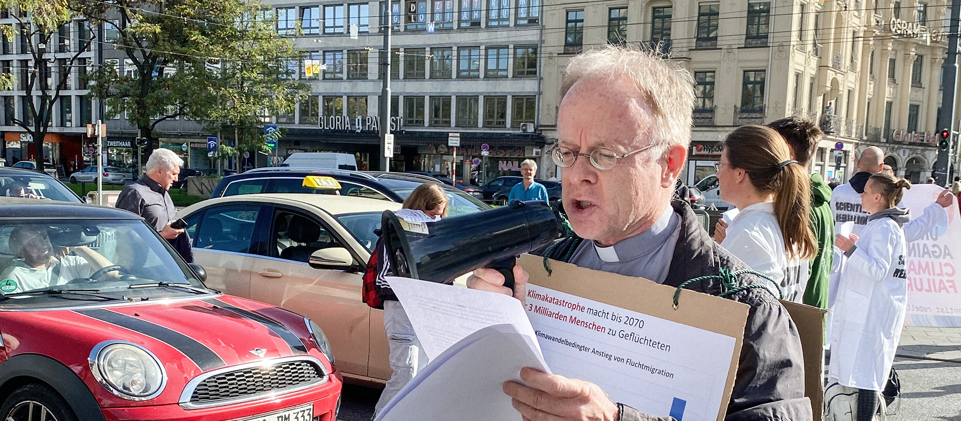 Иезуит Йорг Альт снова предстанет перед судом по делу о климатической блокаде