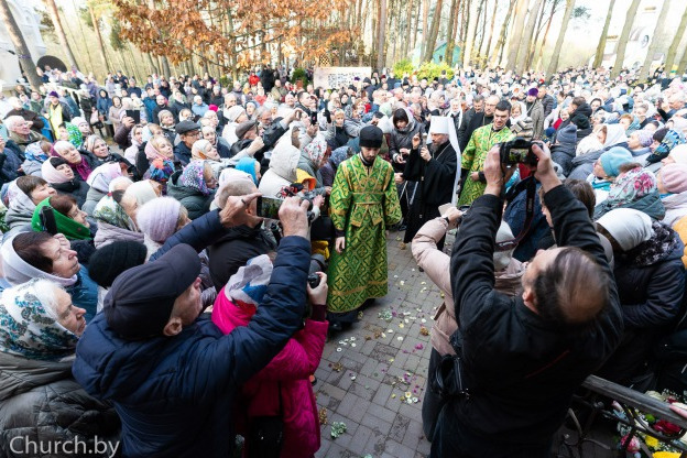 800-летие Елисеевского Лавришевского монастыря: патриарший экзарх митрополит Вениамин возглавил торжества