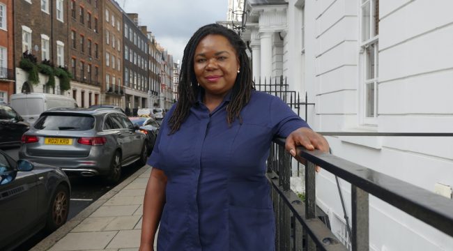 Слушания по делу отстранённой медсестры-христианки сорвались в последний момент