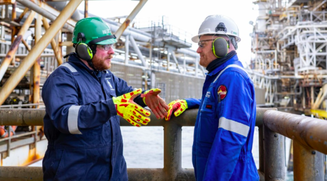 Шотландские парламентарии высоко оценили работу священников для морских нефтяников