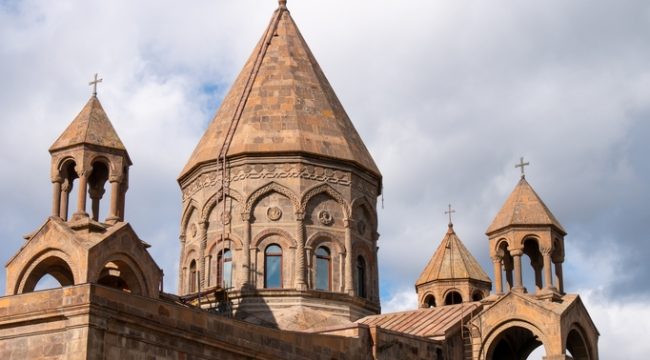 Половина архиепископов Армении оказалась за решеткой