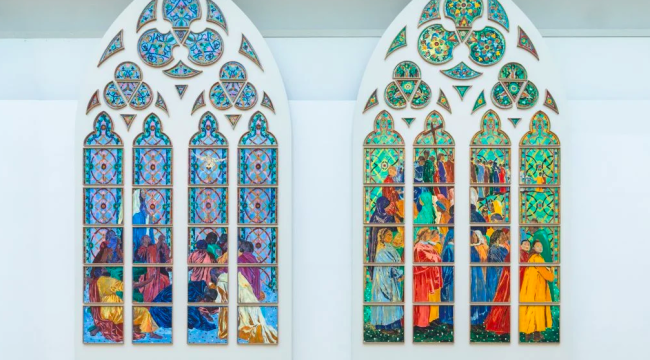 Более 320 тысяч подписей против «отметки XXI века» Макрона для витражей Нотр-Дама