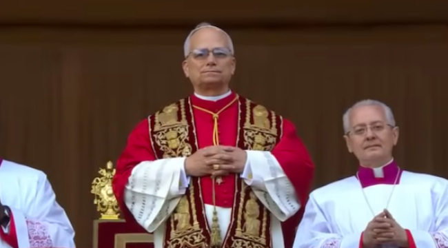 Папа Римский в рождественском послании призвал молиться о мире на планете