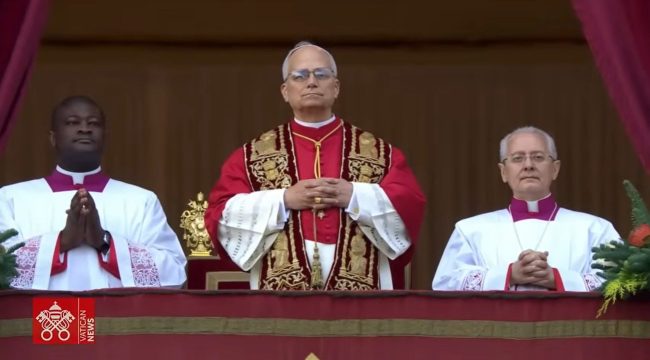 Папа Лев XIV в рождественском обращении Urbi et Orbi призвал к миру и ответственности, цитируя израильского поэта