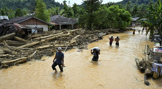 Более 600 погибших и сотни пропавших: масштабное наводнение обрушилось на Индонезию