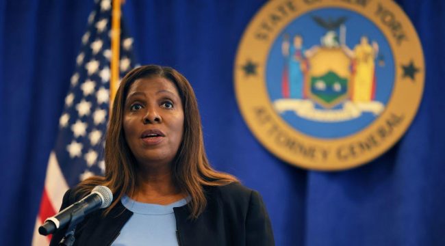 Суд США признал неконституционными попытки Нью-Йорка заставить замолчать центры помощи беременным, выступающие против абортов