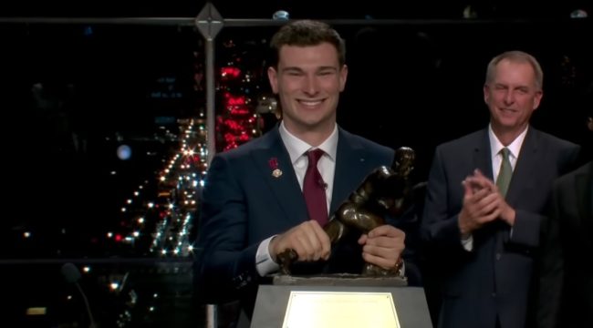 Фернандо Мендоса благодарит Бога за победу в гонке за Хайсман Трофи: «Это кажется нереальным»