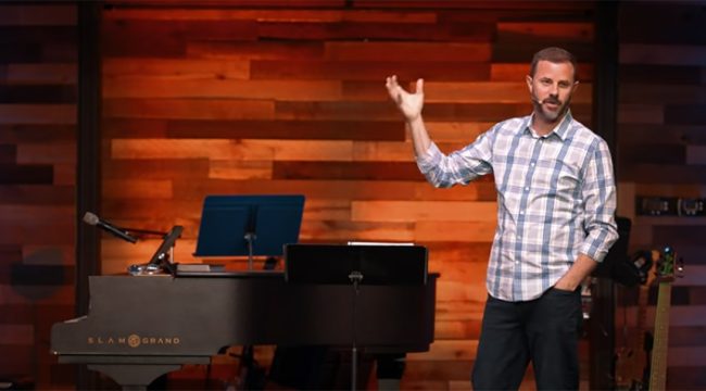 Бывший пастор обвинён в киберпреследовании жены перед её самоубийством