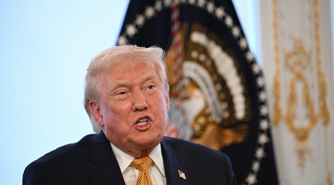 Неделя Трампа в обзоре: удар по ИГИЛ в Нигерии и $3000 нелегалам за «самодепортацию»