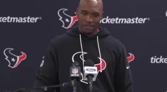 Тренер «Хьюстон Тексанс» Демеко Райанс воздал славу Иисусу после выхода команды в плей-офф НФЛ