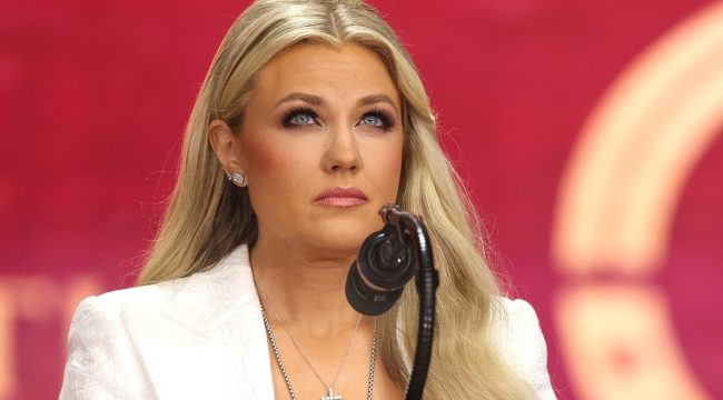 Эрика Кирк рассказала о своих разговорах с Богом после убийства мужа Чарли Кирка