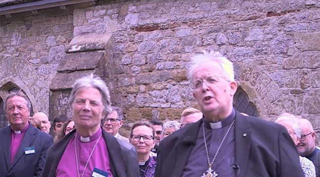 Первая в истории лесбийская архиепископ: «Очень больно, что люди уходят из церкви из-за моей ориентации»