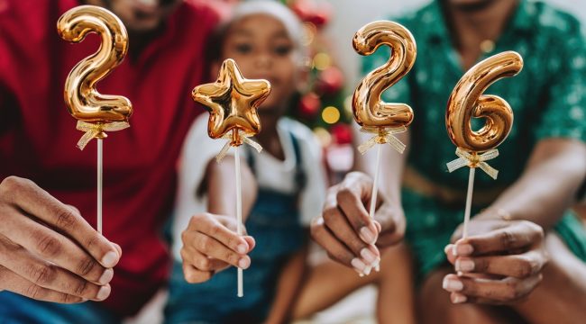 Главные новогодние обещания американцев на 2026 год: больше времени с семьёй и молитвы