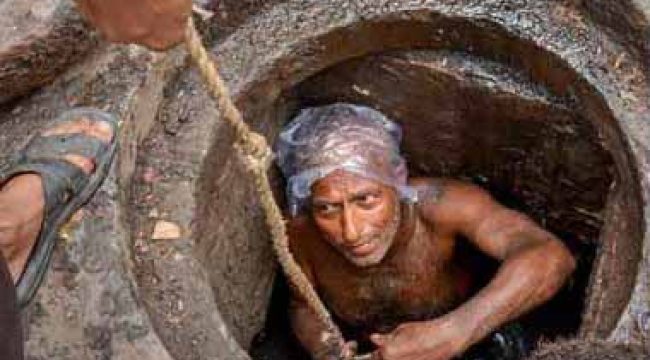 Исторический иск требует защиты для пакистанских ассенизаторов, большинство из которых — христиане