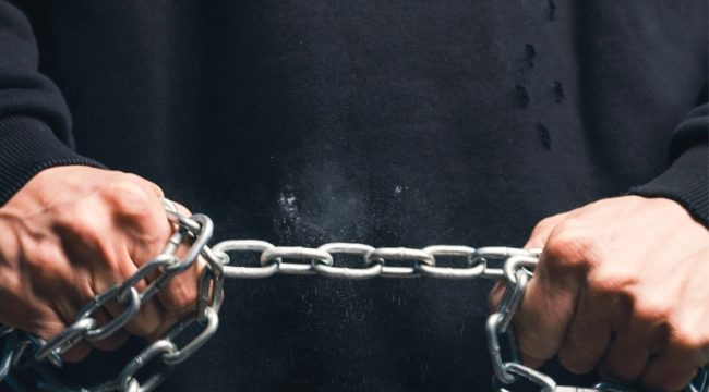 Новогодняя мысль: кто не движется, тот не замечает своих цепей