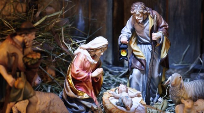 Преступник спрятался в рождественских яслях, но был обнаружен