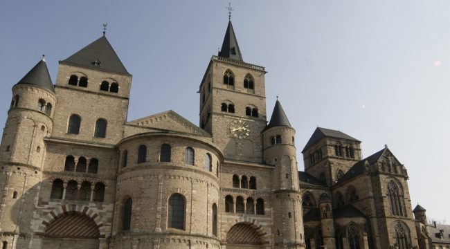 Комиссия по расследованию злоупотреблений в Трире требует поддержки для взрослых жертв