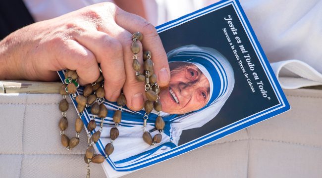 Новый фильм о матери Терезе: хоррор и экстатичный хэдбэнг