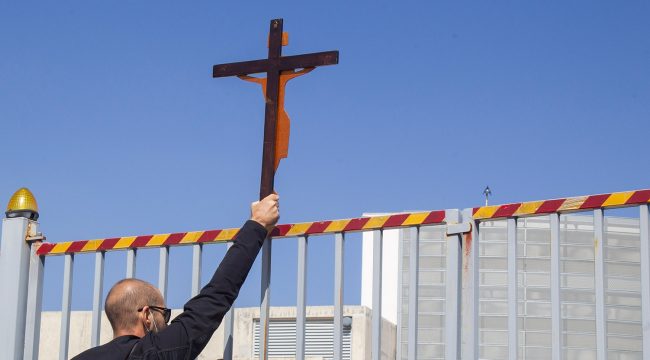 Эксперт: Религия стала политическим инструментом правых движений