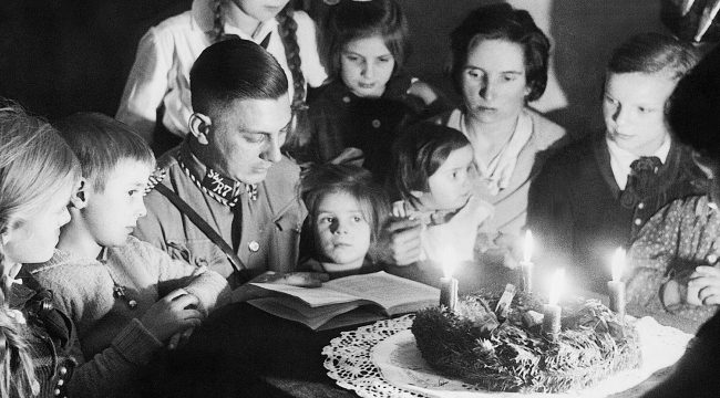 Искажённые традиции: как нацисты переделывали Адвент и Рождество