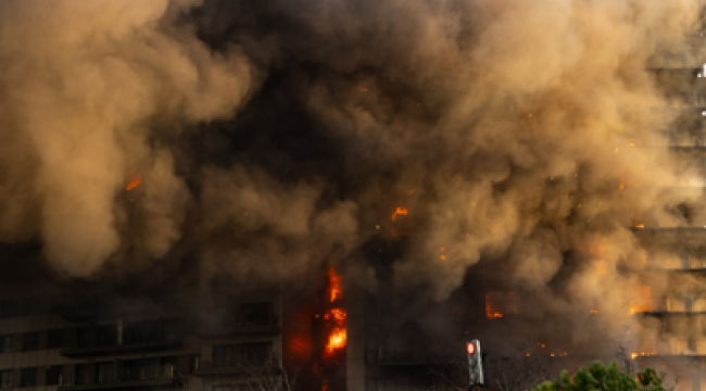 Гонконг: церкви оказывают помощь после смертельного пожара в жилом комплексе