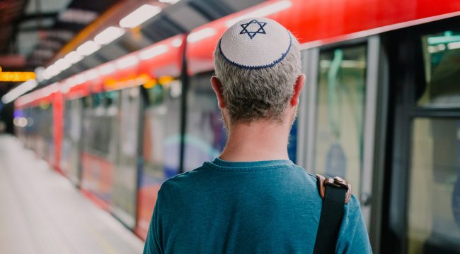 Жизнь под растущей тенью: как сегодня живется еврею в Германии