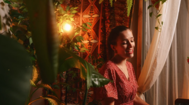 «У меня миллиарды проектов»: Alizée Eyer в эксклюзивном интервью TopMusic о вере, музыке и планах на 2026 год