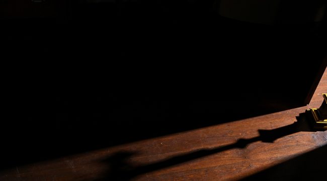 В Бранденбурге установили памятный камень жертвам сексуального насилия в церкви