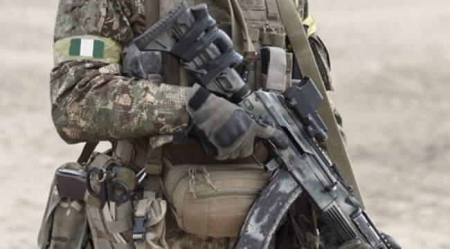 Нигерия: министр обороны уходит в отставку на фоне волны похищений людей