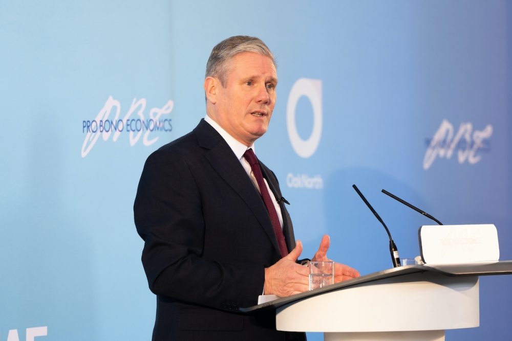 Кейр Стармер, будучи атеистом, высоко оценил роль христианских ценностей и волонтёров церкви в Рождественском интервью