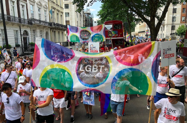 Христианский институт подаёт в суд на Кира Стармера, требуя запретить госслужащим участвовать в прайд-маршах