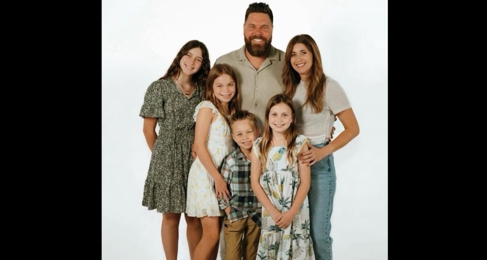 Церковь Journey скорбит о пасторе, отце четверых детей, погибшем в аварии: «Вера в долинах скорби»