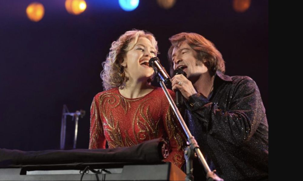 Кейт Хадсон и Хью Джекман о фильме «Song Sung Blue», Нейле Даймонде и исцеляющей силе музыки (эксклюзив)