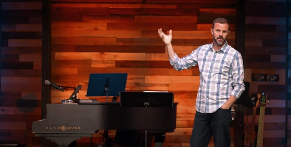 Бывший пастор обвинён в киберпреследовании жены перед её самоубийством