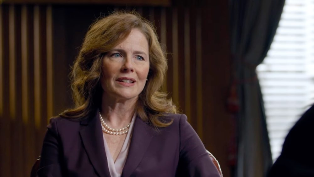 Эми Кони Барретт предупреждает об атаках на свободу слова в Британии и объясняет свою позицию по отмене Roe v. Wade