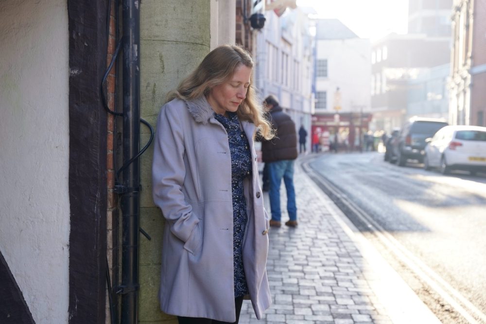 «Вызывает обеспокоенность»: США отреагировали на судебное преследование христианки в Британии за молчаливую молитву