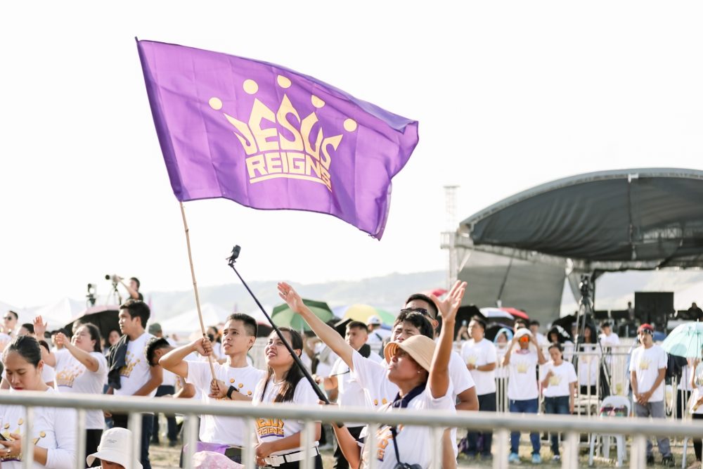 Тысячи верующих по всей Филиппинам провели ежегодное празднование «Иисус Царствует»