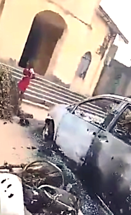 В Нигерии вооруженные налетчики убили прихожанку церкви и захватили священника во время богослужения