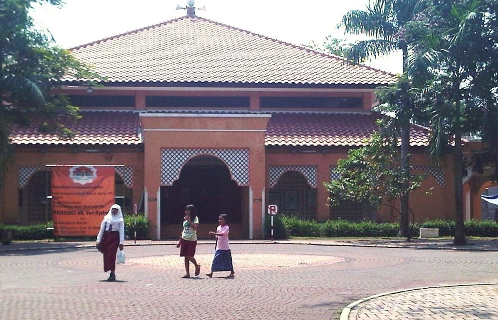 В Индонезии мусульмане требуют снести католическую церковь накануне Рождества